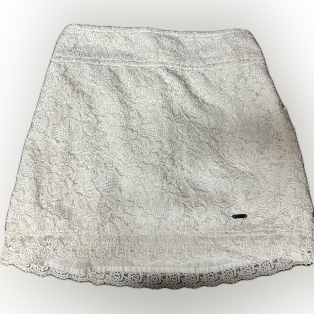 Hollister- White lace mini skirt